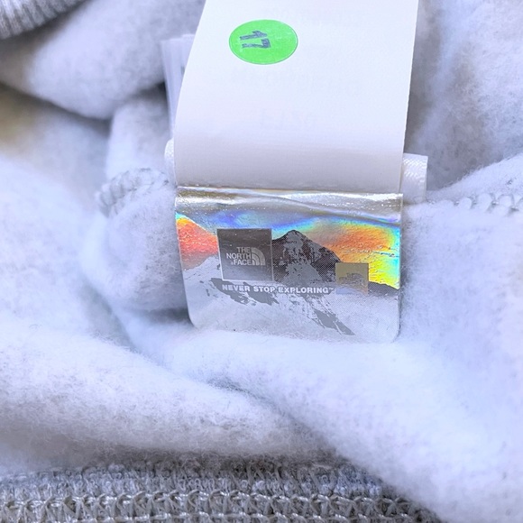 The North Face Women’s USA Crew Neck Grey Pullover - Picture 6 of 6